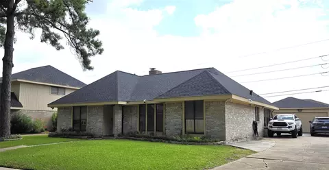 8827 Woodleigh Dr, Houston, TX 77083
