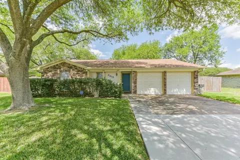 2415 Heather St, Highlands, TX 77562
