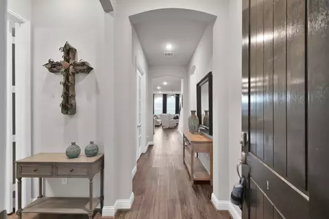 Entry Way - 17413 Turtleweed Ln, Conroe, TX 77385 photo 3 of 3