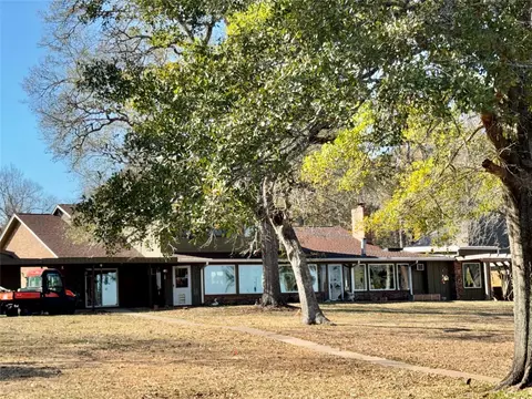 Exterior - 201 Westwood Dr E, Trinity, TX 75862 photo 8 of 24