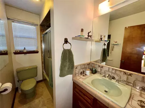 Bath - 201 Westwood Dr E, Trinity, TX 75862 photo 1 of 3