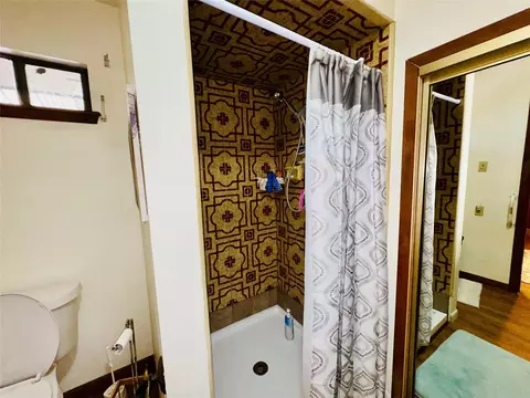 Bath - 201 Westwood Dr E, Trinity, TX 75862 photo 2 of 3