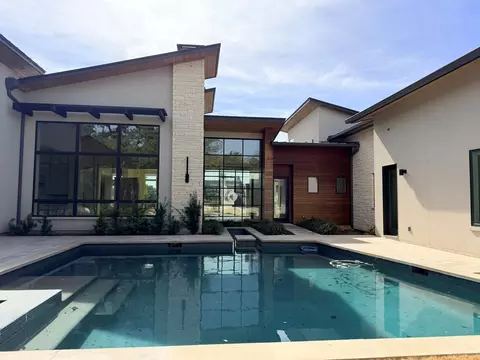 Exterior - 501 Delayne Dr, Austin, TX 78737 photo 5 of 9