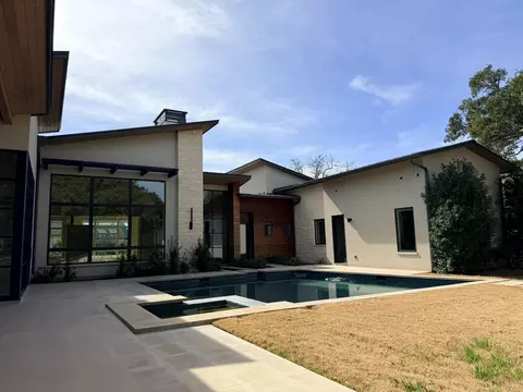 Exterior - 501 Delayne Dr, Austin, TX 78737 photo 8 of 9