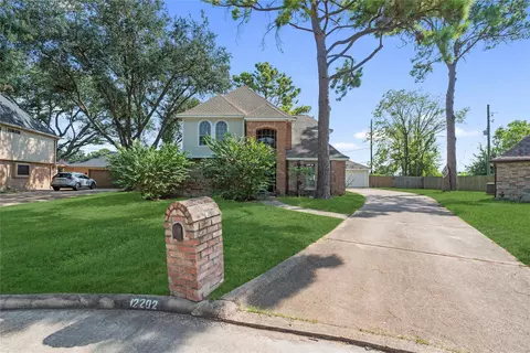 12202 Gaylawood Dr, Houston, TX 77066