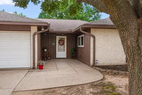 Exterior - 21302 Bridgepoint Ln, Spring, TX 77388 photo 4 of 10