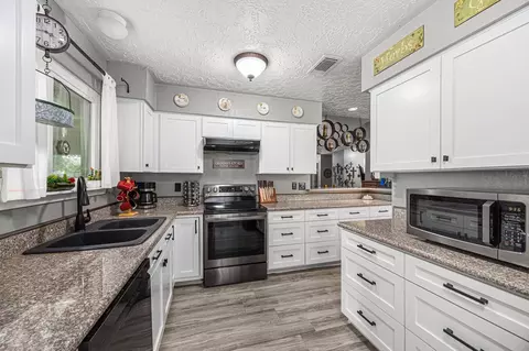 Kitchen - 21302 Bridgepoint Ln, Spring, TX 77388 photo 4 of 4