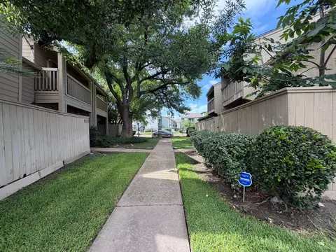 9333 Pagewood Ln, Houston, TX 77063