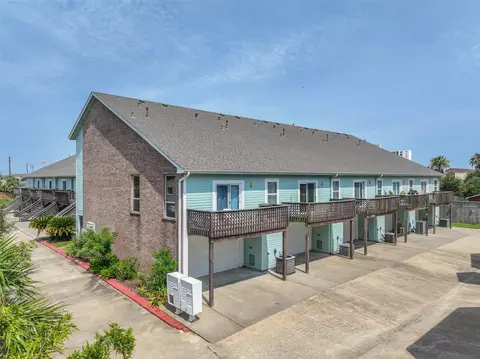 3100 75th St #10, Galveston, TX 77551