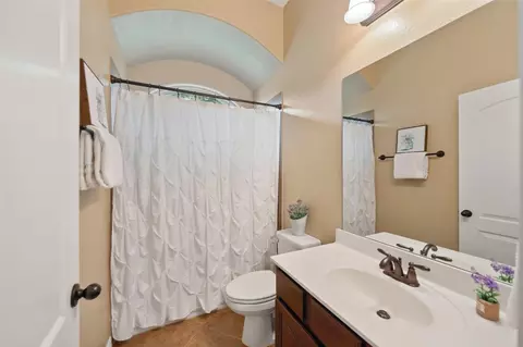 Bath - 5 Copper Cv, Conroe, TX 77304 photo 4 of 4