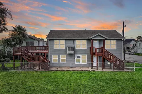 1029 62nd St, Galveston, TX 77551