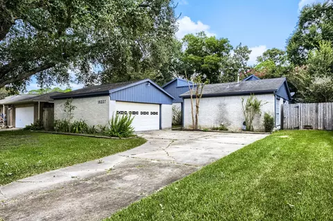 16227 Mill Point Dr, Houston, TX 77059
