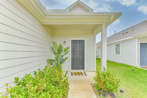 Exterior - 2424 Shellcracker Dr, Conroe, TX 77384 photo 3 of 4
