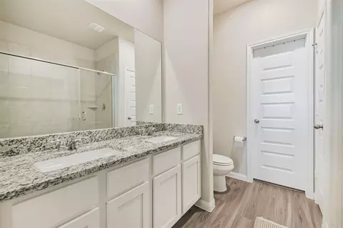 Bath - 2424 Shellcracker Dr, Conroe, TX 77384 photo 3 of 5