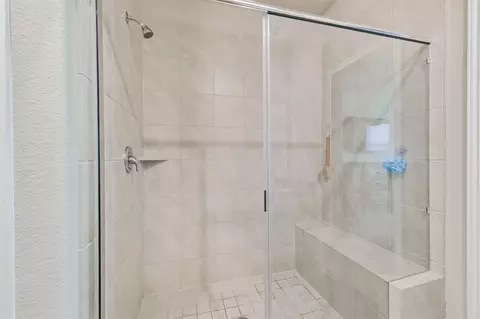 Bath - 2424 Shellcracker Dr, Conroe, TX 77384 photo 4 of 5