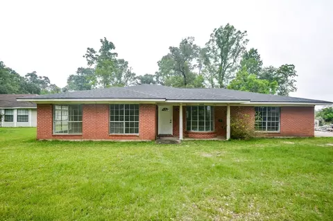 16796 Red Leaf Ln, Conroe, TX 77306