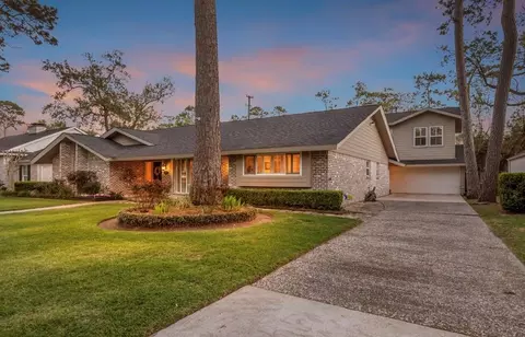 13511 Queensbury Ln, Houston, TX 77079