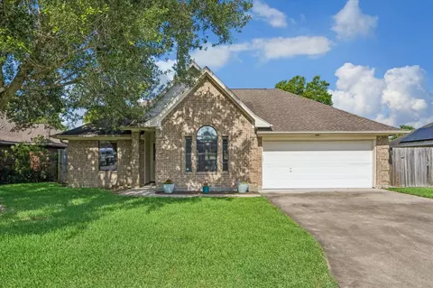 4607 Julia Ln, Santa Fe, TX 77510