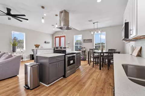 7393 Fairway Dr #B, Houston, TX 77087