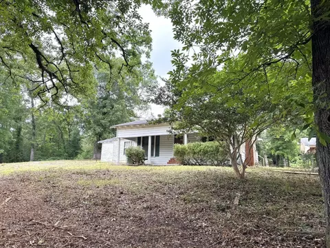 Exterior - 704 Elder St, Colmesneil, TX 75938 photo 3 of 20