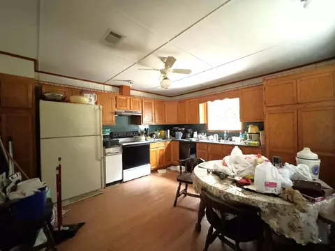 Kitchen - 704 Elder St, Colmesneil, TX 75938 photo 1 of 2