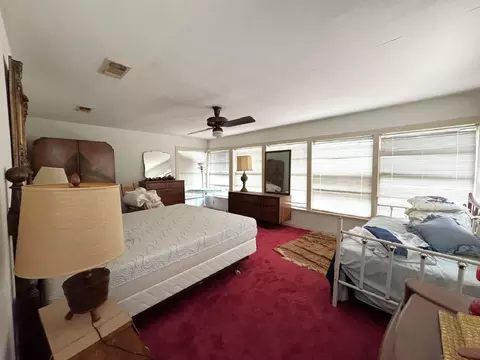 Bedroom - 704 Elder St, Colmesneil, TX 75938 photo 4 of 4