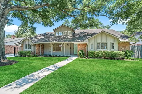 5354 Dumfries Dr, Houston, TX 77096