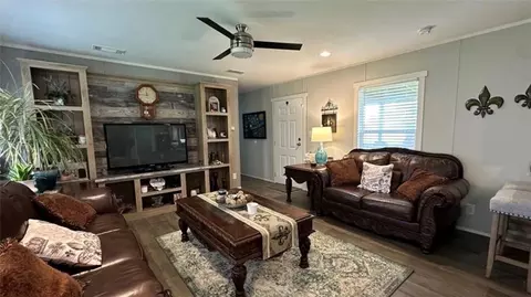 Living - 112 E Toledo St, Seadrift, TX 77983 photo 3 of 3