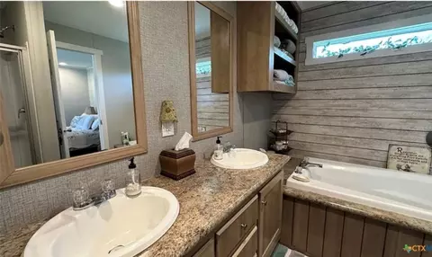 Bath - 112 E Toledo St, Seadrift, TX 77983 photo 1 of 3