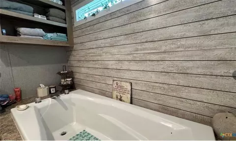 Bath - 112 E Toledo St, Seadrift, TX 77983 photo 2 of 3