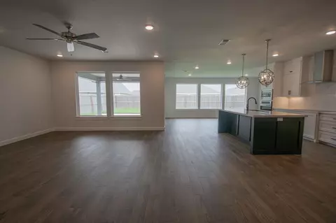 Living - 16 Greystone Ct, Angleton, TX 77515 photo 1 of 4