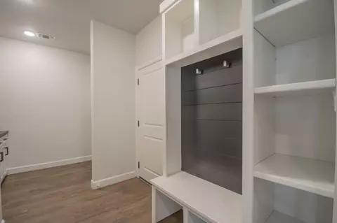 Entry Way - 16 Greystone Ct, Angleton, TX 77515 photo 2 of 2