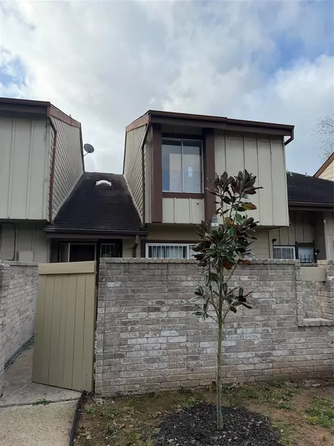 12682 Newbrook Dr, Houston, TX 77072