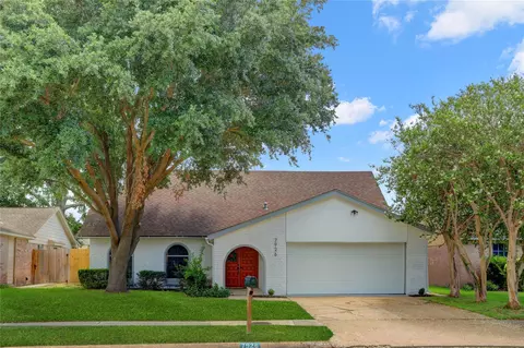 7926 Windy Creek Dr, Houston, TX 77040