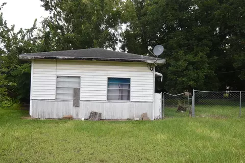 1717 Marguerite St, Bay City, TX 77414