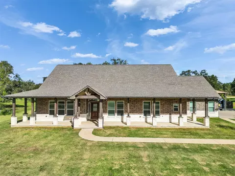 155 Horse Shoe Trl, Angleton, TX 77515