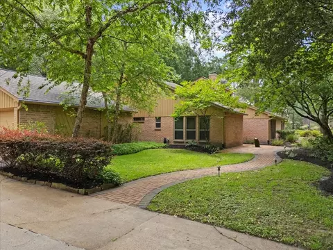 2802 Valley Manor Dr, Houston, TX 77339