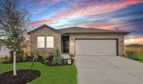 671 Daniel Lake Ln, Dayton, TX 77535