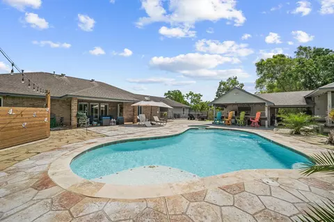 12707 28th St, Santa Fe, TX 77510