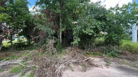 000 Lake Rd, La Marque, TX 77568