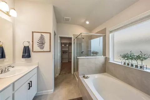 Bath - 2011 Stella Pine Dr, Tomball, TX 77375 photo 1 of 2