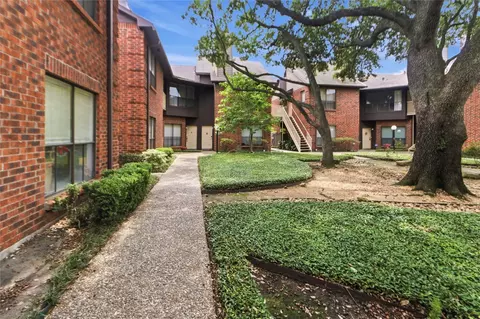 3100 Walnut Bend Ln #124, Houston, TX 77042