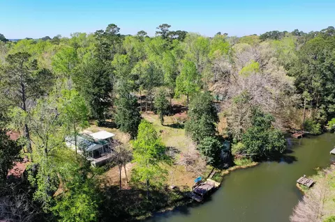 400 Driftwood Dr, Goodrich, TX 77335