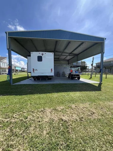 966 Clara St, Crystal Beach, TX 77650