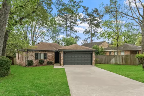25 Shady Oak Ln, Conroe, TX 77304
