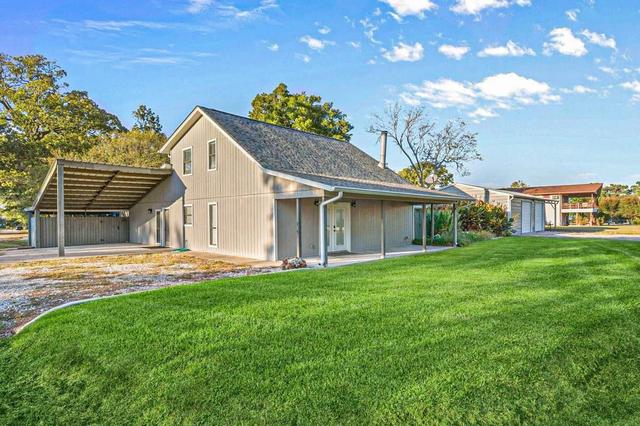 241 Bluff Dr, Livingston, TX 77351
