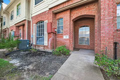 2710 Grants Lake Blvd #L8, Sugar Land, TX 77479