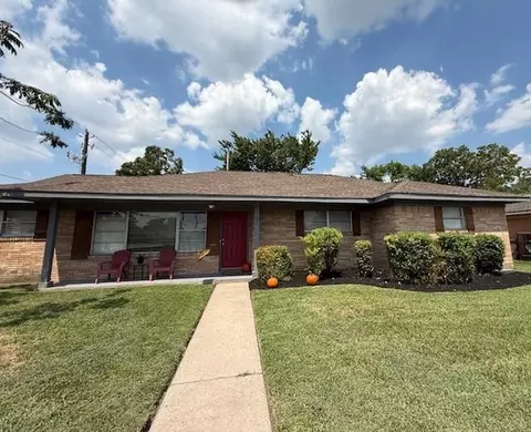 103 E Janisch Rd, Houston, TX 77022