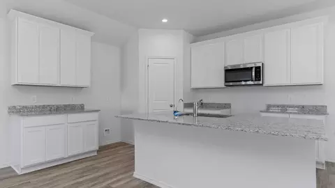 Kitchen - 6846 Spur Creek Dr, Rosenberg, TX 77471 photo 2 of 4