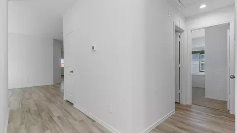 Entry Way - 6846 Spur Creek Dr, Rosenberg, TX 77471 photo 2 of 2
